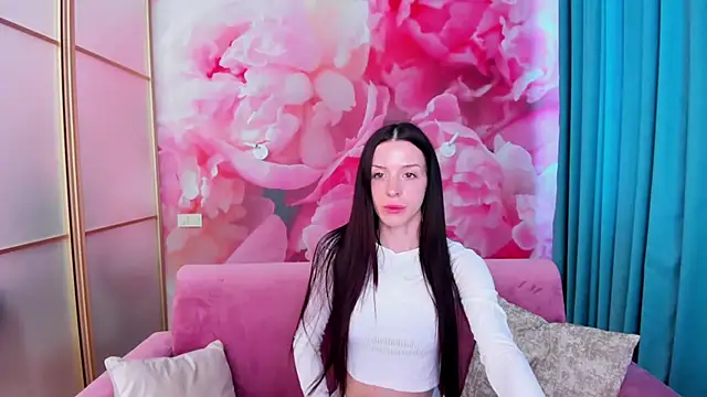 Snapshot of NoirDiva chatting on June 5, 5:36 am NoirDiva online show from June 5, 5:36 am
