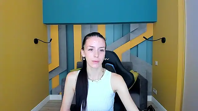 NoirDiva online show from July 23, 5:49 am