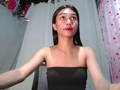 Snapshot of katrina_bigcock69 chatting on May 20, 12:11 pm katrina bigcock69 online show from May 20, 12:11 pm