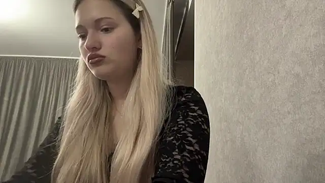 Linaceleste online show from March 4, 2:34 pm