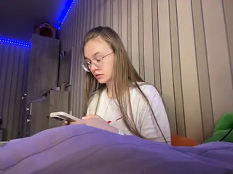 melissashineee online show from March 13, 10:00 am