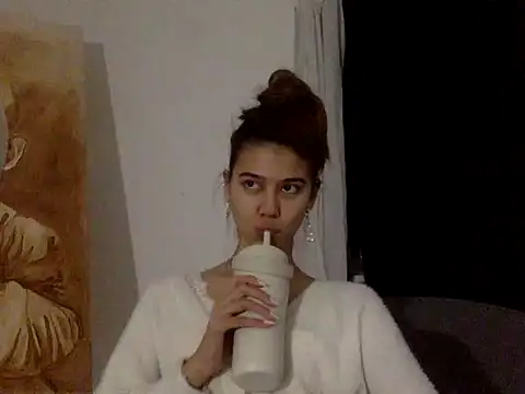 KiraVixenSweet online show from March 1, 6:21 pm