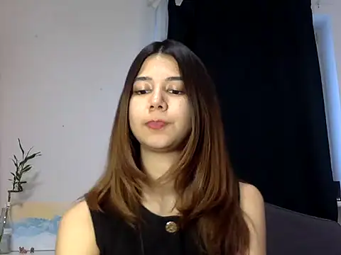 KiraVixenSweet online show from March 11, 3:40 pm