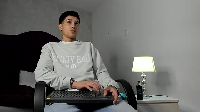 JoshBeech online show from March 5, 1:07 pm