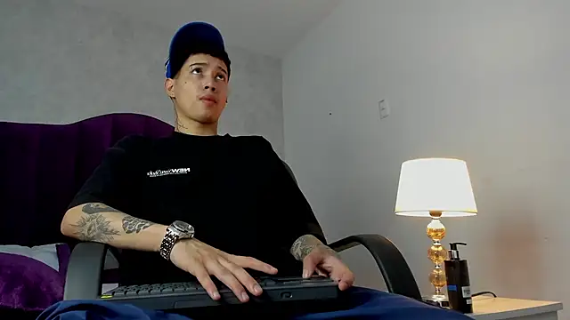 JoshBeech online show from March 11, 2:23 pm