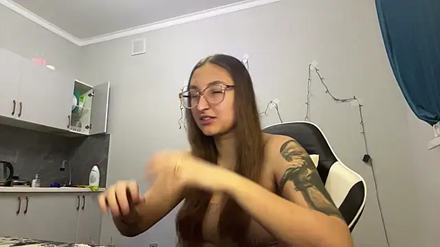 YettaUrive online show from February 24, 2:04 pm