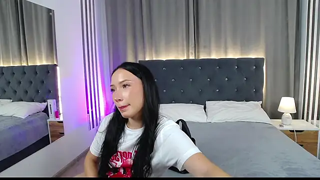 VikkyVonn online show from August 4, 10:51 am