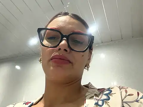 FoxyValentine online show from May 10, 3:39 pm