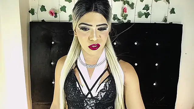 Kristal Queen01 online show from May 4, 5:03 am