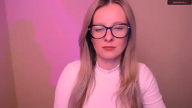 AnnePeach online show from March 1, 6:10 pm