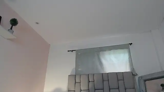 Snapshot of lily_rose1 chatting on June 1, 7:37 pm lily rose1 online show from June 1, 7:37 pm