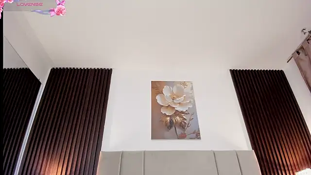 Snapshot of _MiLa_Dyva chatting on May 16, 4:17 pm MiLa Dyva online show from May 16, 4:17 pm