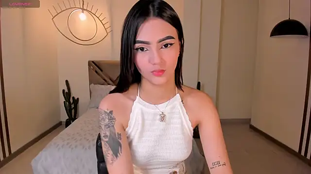 CarolineEvans x online show from March 14, 7:30 pm