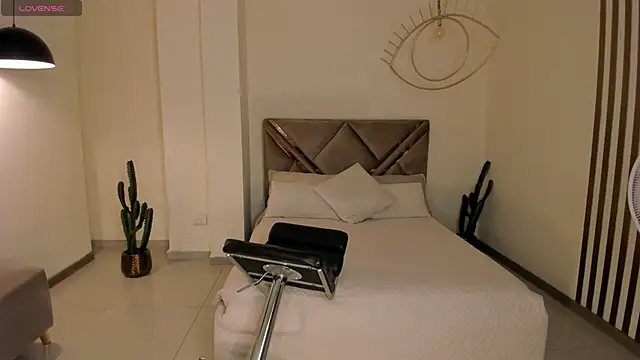 CarolineEvans x online show from March 18, 4:26 am