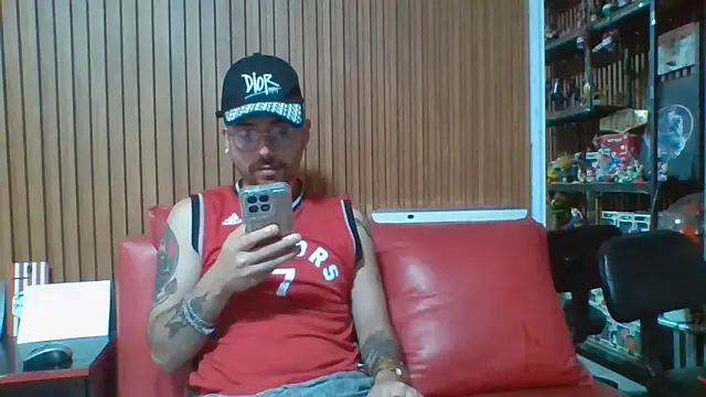 Snapshot of Karamel444 chatting on March 20, 9:30 pm Karamel444 online show from March 20, 9:30 pm