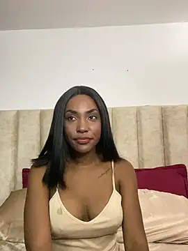 Snapshot of JustZoe_ chatting on May 14, 9:21 pm JustZoe online show from May 14, 9:21 pm