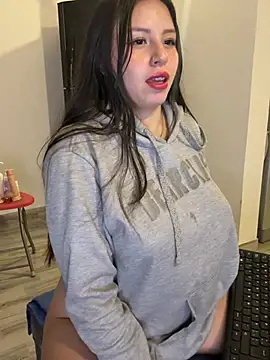Snapshot of Sofi_Collinss chatting on April 12, 5:12 am Sofi Collinss online show from April 12, 5:12 am