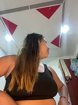 Snapshot of Emiily_joee_ chatting on May 27, 2:41 am Emiily joee online show from May 27, 2:41 am