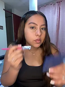 Snapshot of Emiily_joee_ chatting on June 26, 3:22 am Emiily joee online show from June 26, 3:22 am