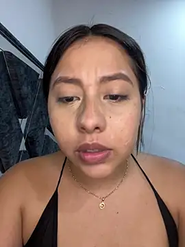 Snapshot of Emiily_joee_ chatting on July 2, 3:34 am Emiily joee online show from July 2, 3:34 am