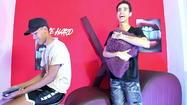 GREEN BOYS online show from March 13, 7:26 am