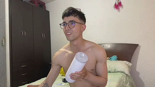 Rakhub online show from March 3, 10:15 pm