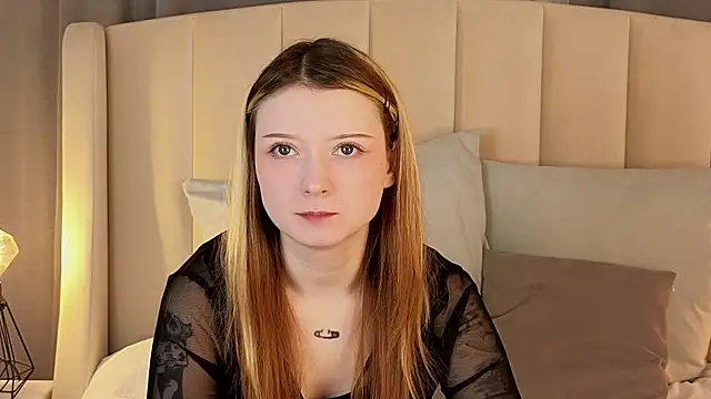 Snapshot of AlyssFrost chatting on May 6, 2:51 am AlyssFrost online show from May 6, 2:51 am
