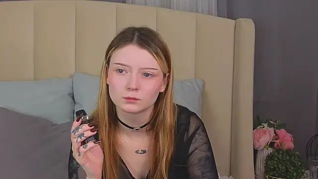 Snapshot of AlyssFrost chatting on May 22, 3:13 am AlyssFrost online show from May 22, 3:13 am
