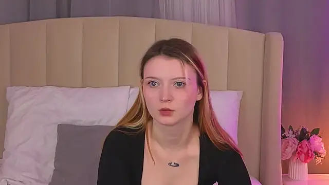 Snapshot of AlyssFrost chatting on June 20, 3:42 am AlyssFrost online show from June 20, 3:42 am