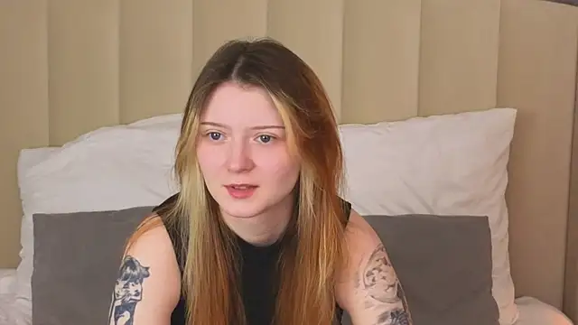 Snapshot of AlyssFrost chatting on June 27, 2:38 am AlyssFrost online show from June 27, 2:38 am
