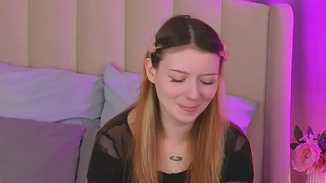 Snapshot of AlyssFrost chatting on June 30, 2:56 am AlyssFrost online show from June 30, 2:56 am