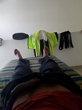 Snapshot of isuru_lakshan chatting on February 19, 12:23 pm isuru lakshan online show from February 19, 12:23 pm