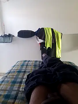 Snapshot of isuru_lakshan chatting on March 15, 7:03 am isuru lakshan online show from March 15, 7:03 am