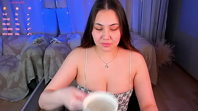 Lina Loon online show from March 2, 4:47 pm