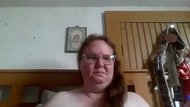 naughty queen1 online show from April 21, 7:50 pm