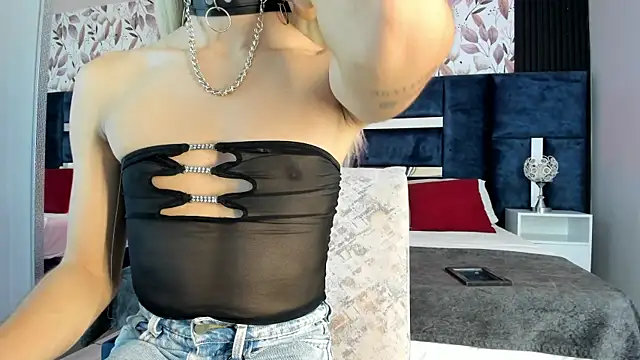 Snapshot of PerlaRogerss_ chatting on June 12, 11:31 am PerlaRogerss online show from June 12, 11:31 am