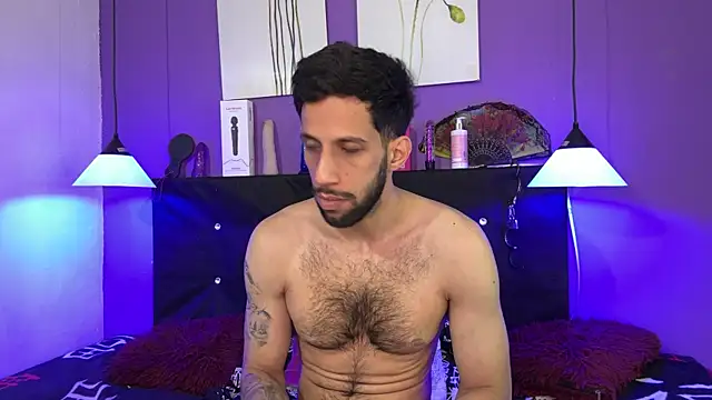 Snapshot of Karim_mansur chatting on May 7, 12:43 pm Karim mansur online show from May 7, 12:43 pm
