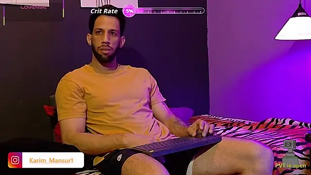 Snapshot of Karim_mansur chatting on July 31, 11:31 am Karim mansur online show from July 31, 11:31 am