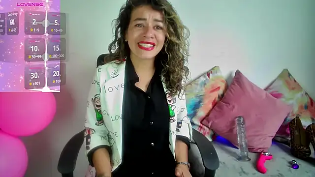 Snapshot of oriana_thomson01 chatting on June 29, 5:02 pm oriana thomson01 online show from June 29, 5:02 pm