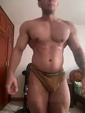 Valentinacouple online show from June 10, 4:39 pm