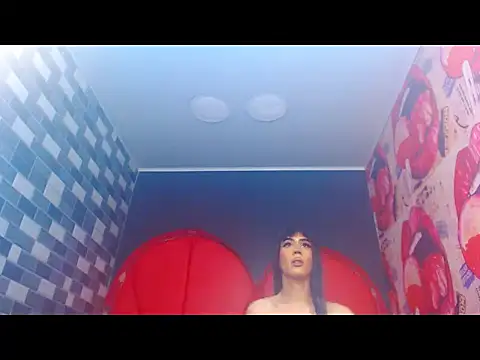 charlottxjuless online show from February 18, 2:35 pm