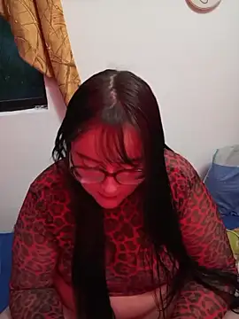 Snapshot of daphneev chatting on May 17, 11:12 pm daphneev online show from May 17, 11:12 pm