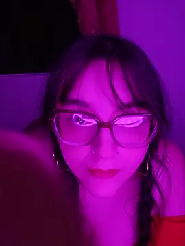 Snapshot of daphneev chatting on May 20, 12:17 am daphneev online show from May 20, 12:17 am