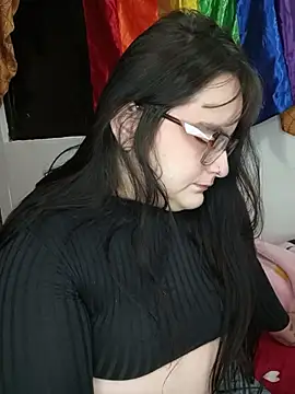 Snapshot of daphneev chatting on July 15, 1:22 am daphneev online show from July 15, 1:22 am