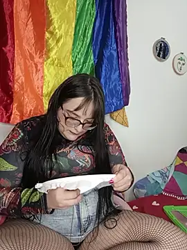 Snapshot of daphneev chatting on July 18, 12:04 am daphneev online show from July 18, 12:04 am