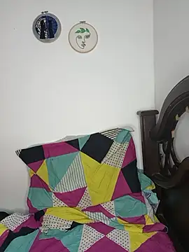 Snapshot of daphneev chatting on August 1, 2:33 am daphneev online show from August 1, 2:33 am
