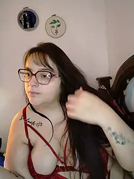 Snapshot of daphneev chatting on August 3, 2:11 pm daphneev online show from August 3, 2:11 pm