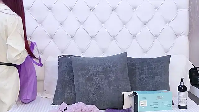 Snapshot of AntonellaEscudero chatting on May 10, 4:01 pm AntonellaEscudero online show from May 10, 4:01 pm