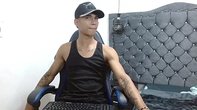 Snapshot of luka_big18 chatting on March 21, 2:27 am luka big18 online show from March 21, 2:27 am
