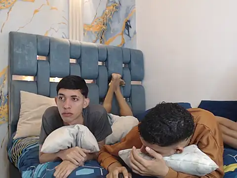 Snapshot of GOLD_BOYS chatting on February 20, 1:22 pm GOLD BOYS online show from February 20, 1:22 pm